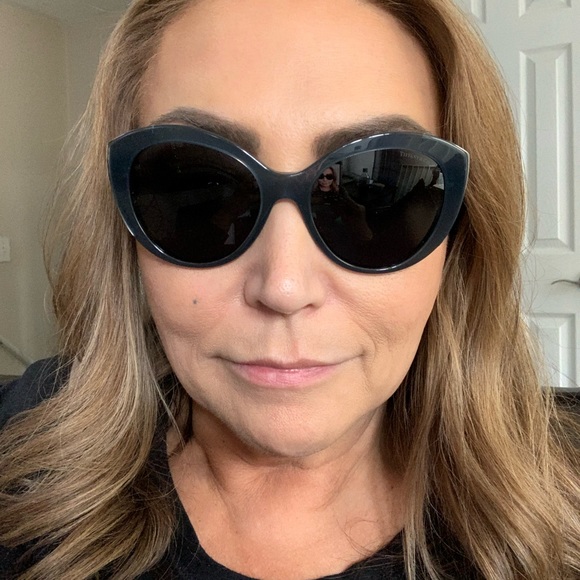 Sunglasses - Picture 3 of 10